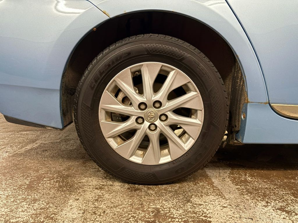 2012 Toyota Prius Image 23