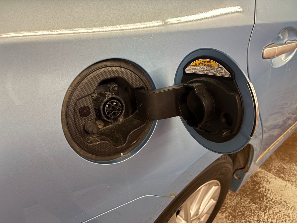 2012 Toyota Prius Image 24