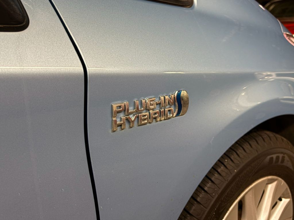 2012 Toyota Prius Image 25