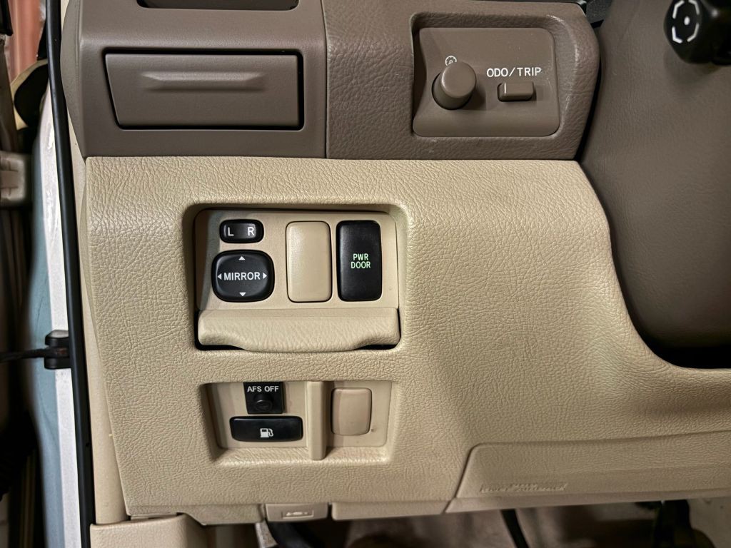 2005 Lexus RX Image 19