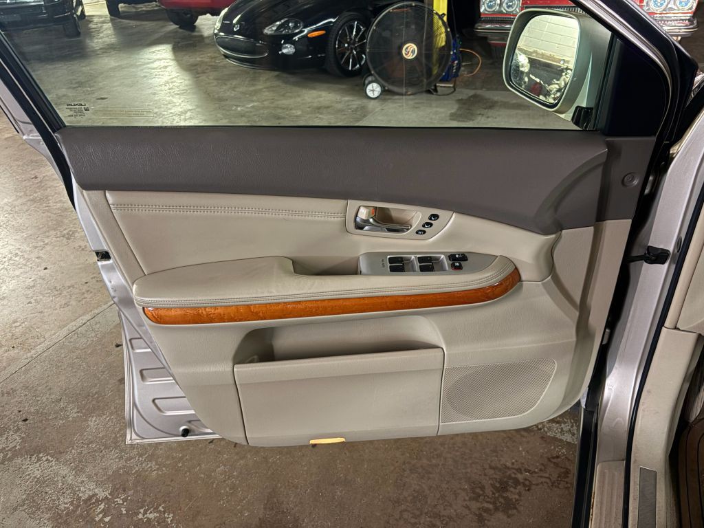 2005 Lexus RX Image 20