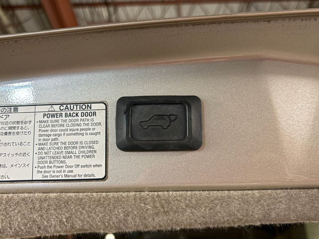 2005 Lexus RX Image 24