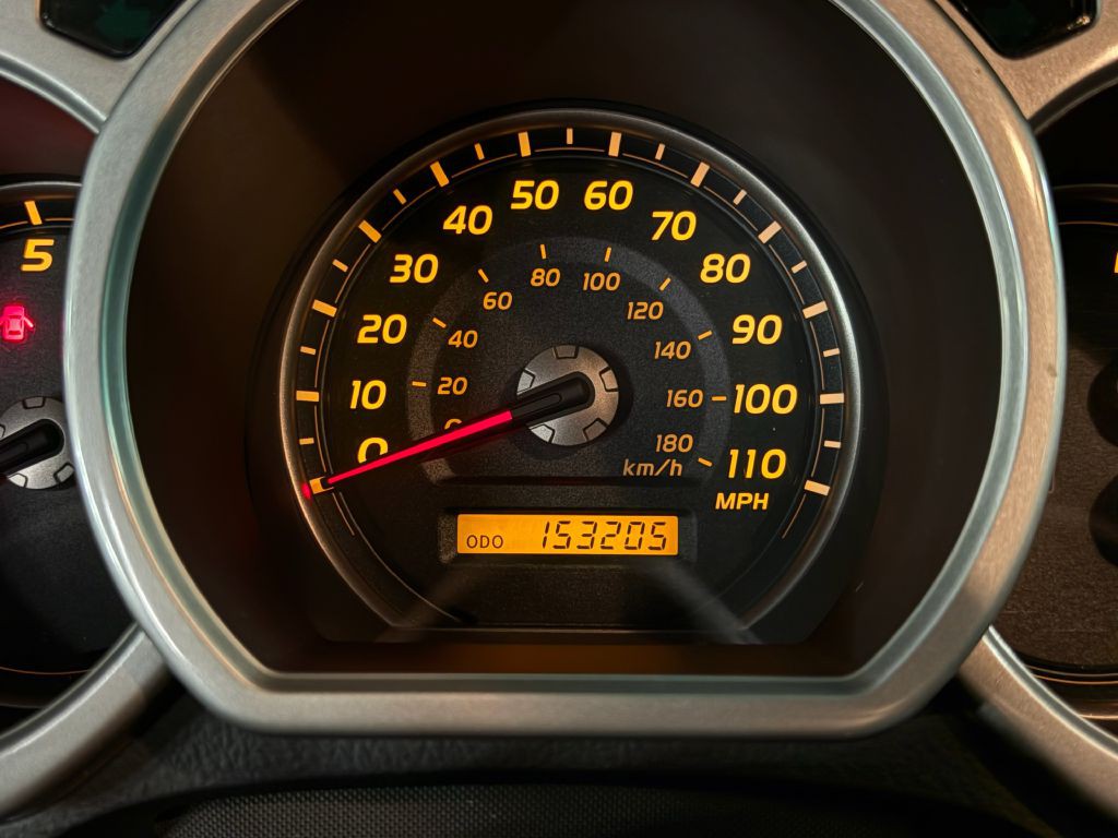 2004 Toyota 4Runner Image 13