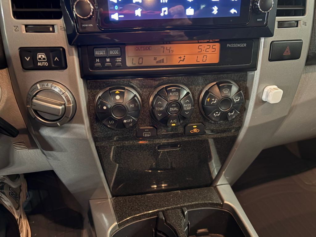 2004 Toyota 4Runner Image 15