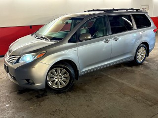Image for 2016 Toyota Sienna XLE ID: 7580220