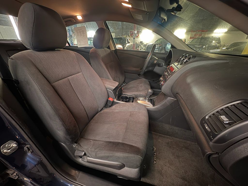 2012 Nissan Altima Image 19