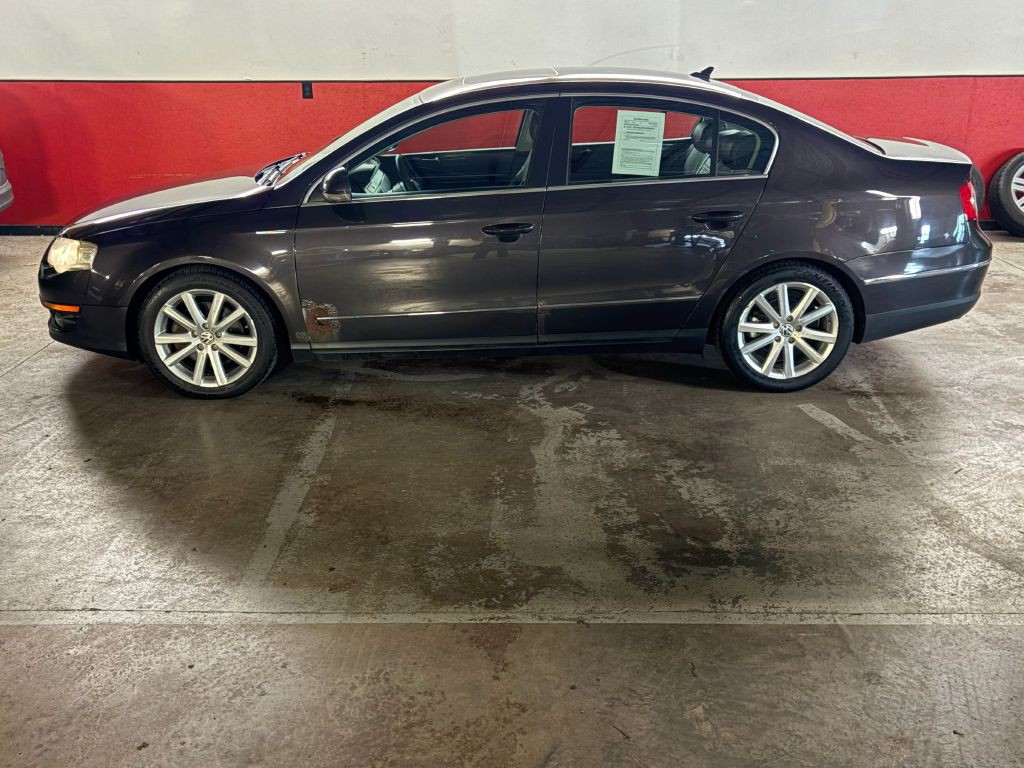 2010 Volkswagen Passat Image 4