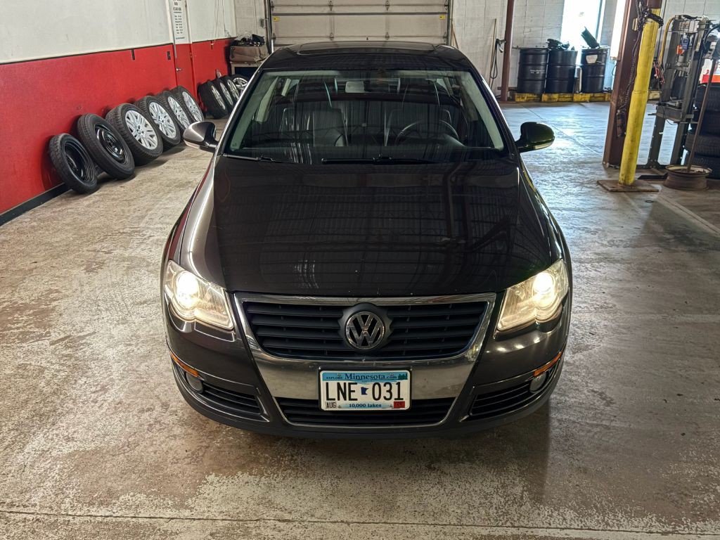 2010 Volkswagen Passat Image 9
