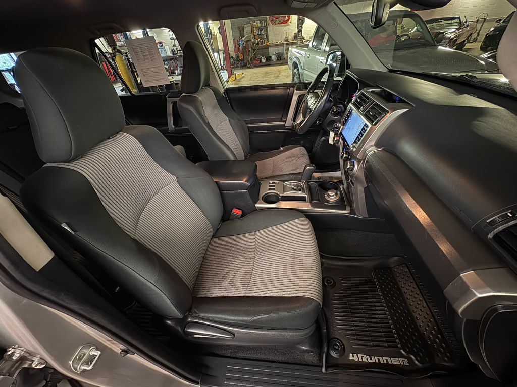 2020 Toyota 4Runner Image 25