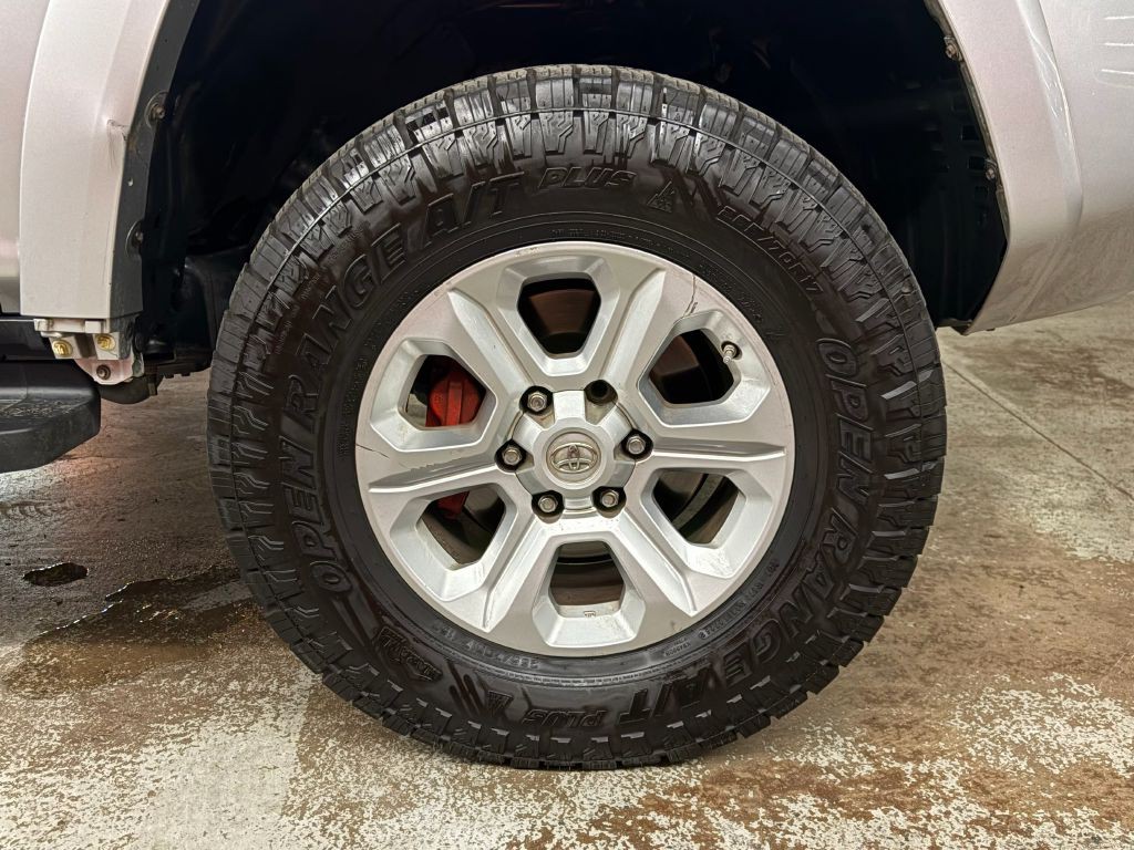 2020 Toyota 4Runner Image 26