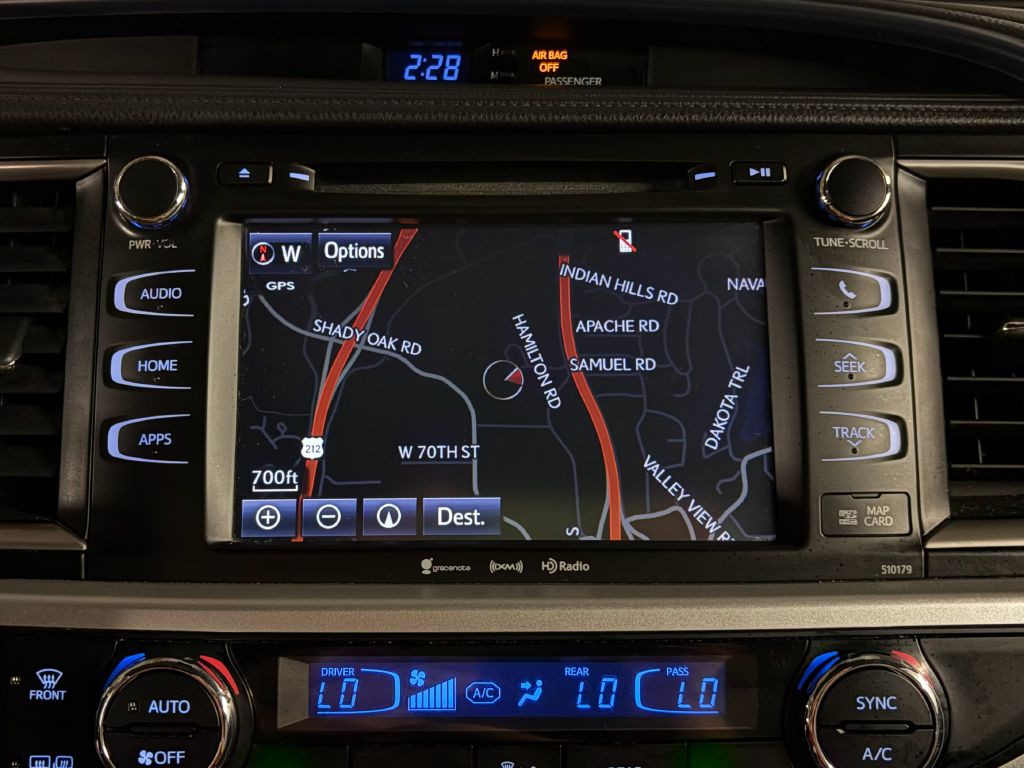 2018 Toyota Highlander Image 16