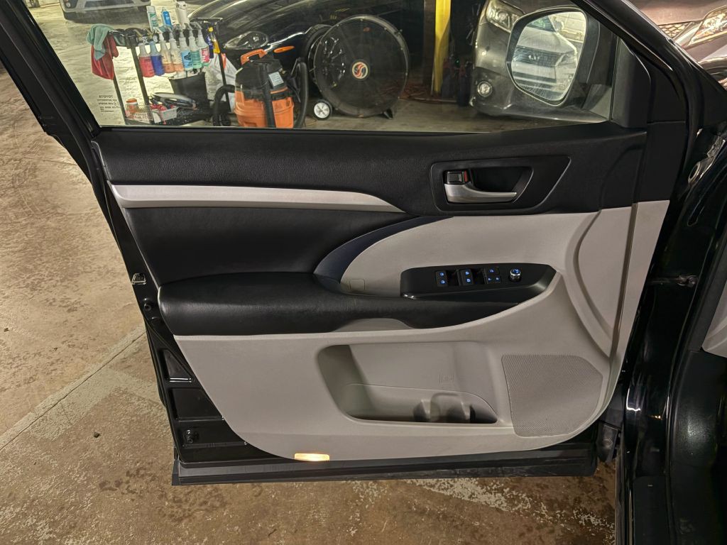 2018 Toyota Highlander Image 21