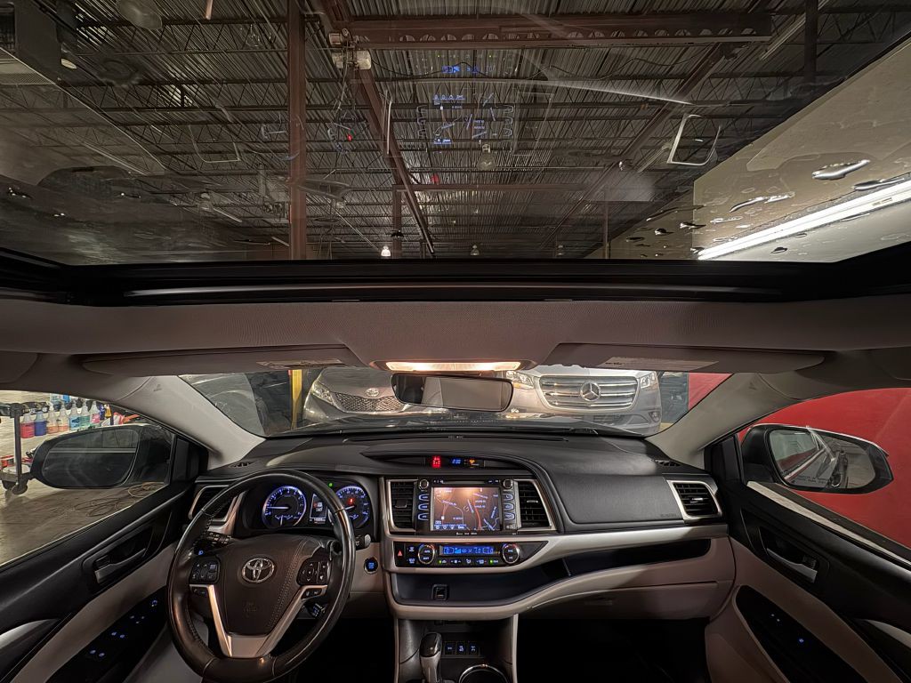 2018 Toyota Highlander Image 22