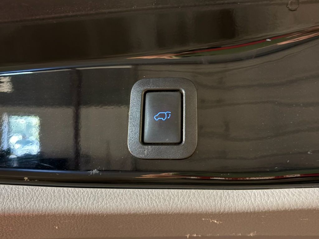 2018 Toyota Highlander Image 28