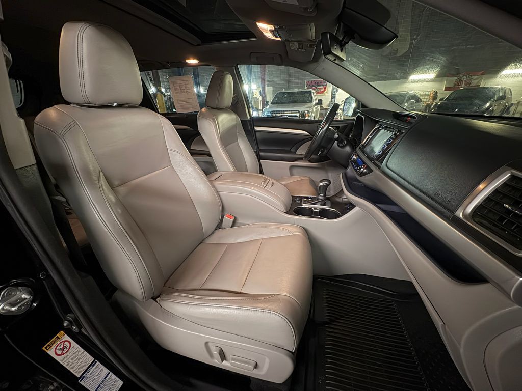 2018 Toyota Highlander Image 31