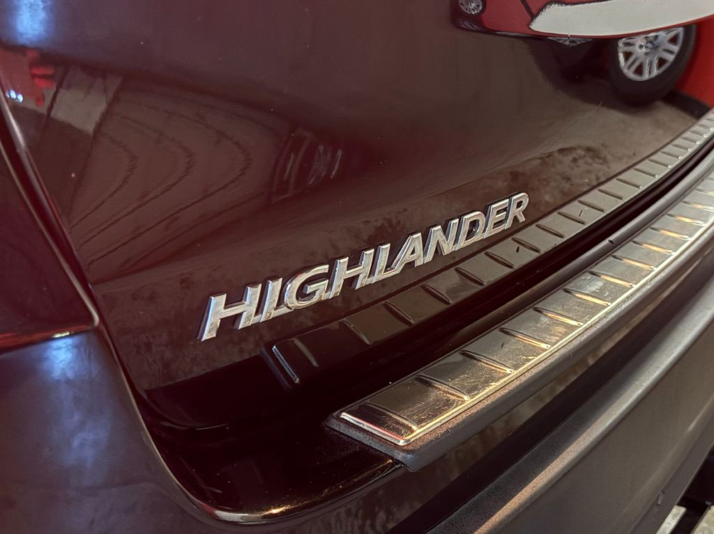 2018 Toyota Highlander Image 34