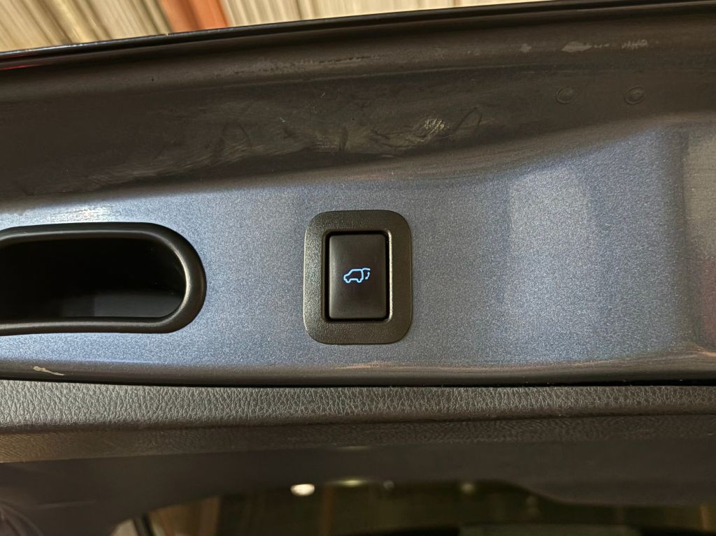2016 Toyota Highlander Image 21