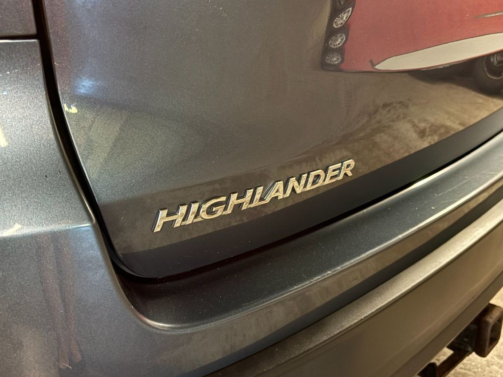 2016 Toyota Highlander Image 27