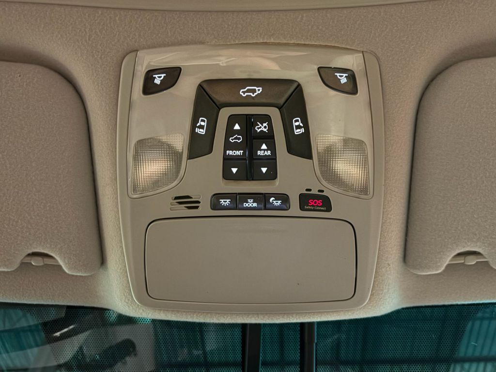 2011 Toyota Sienna Image 18