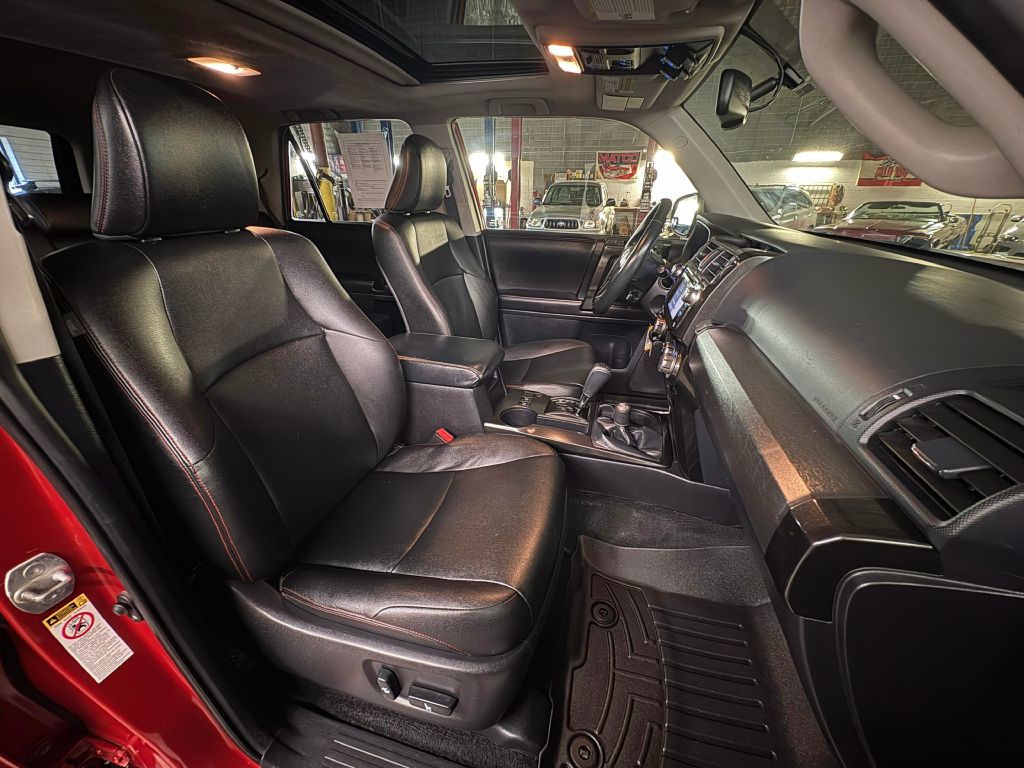 2015 Toyota 4Runner Image 27