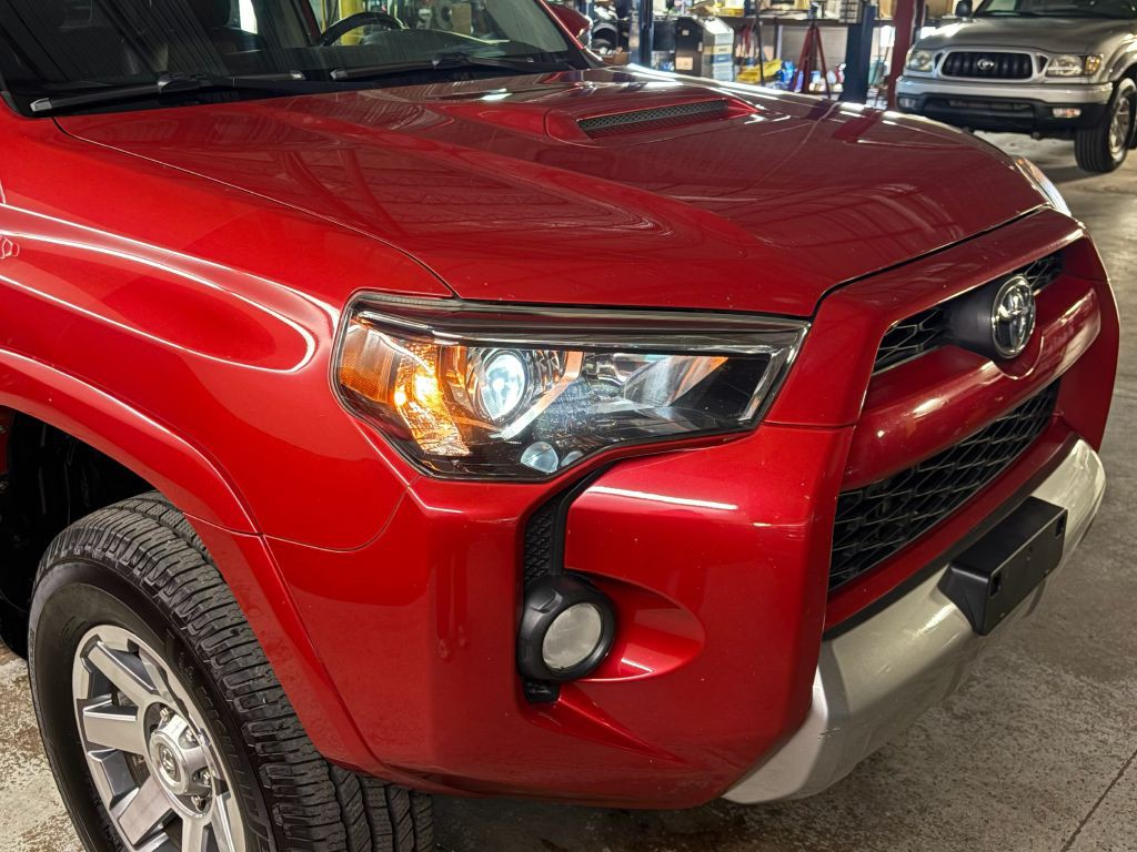 2015 Toyota 4Runner Image 30