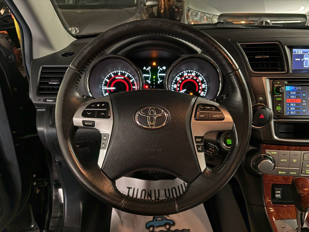 2013 Toyota Highlander Image 11