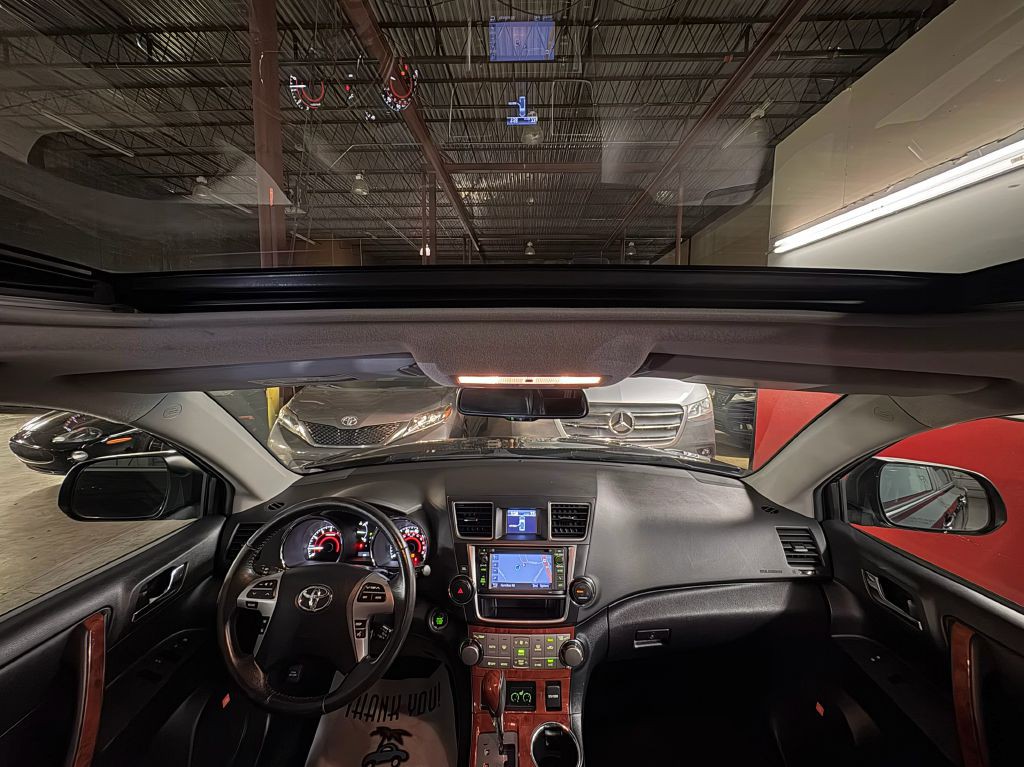 2013 Toyota Highlander Image 21