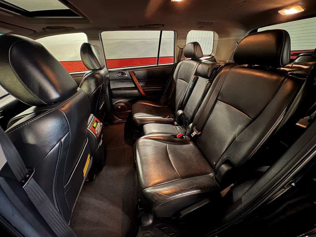 2013 Toyota Highlander Image 22