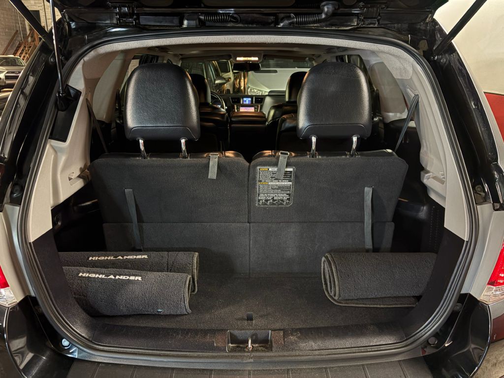 2013 Toyota Highlander Image 24