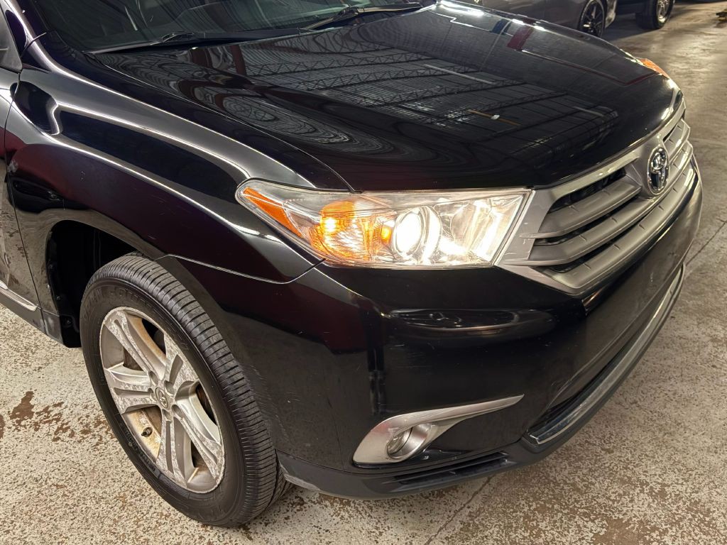 2013 Toyota Highlander Image 32