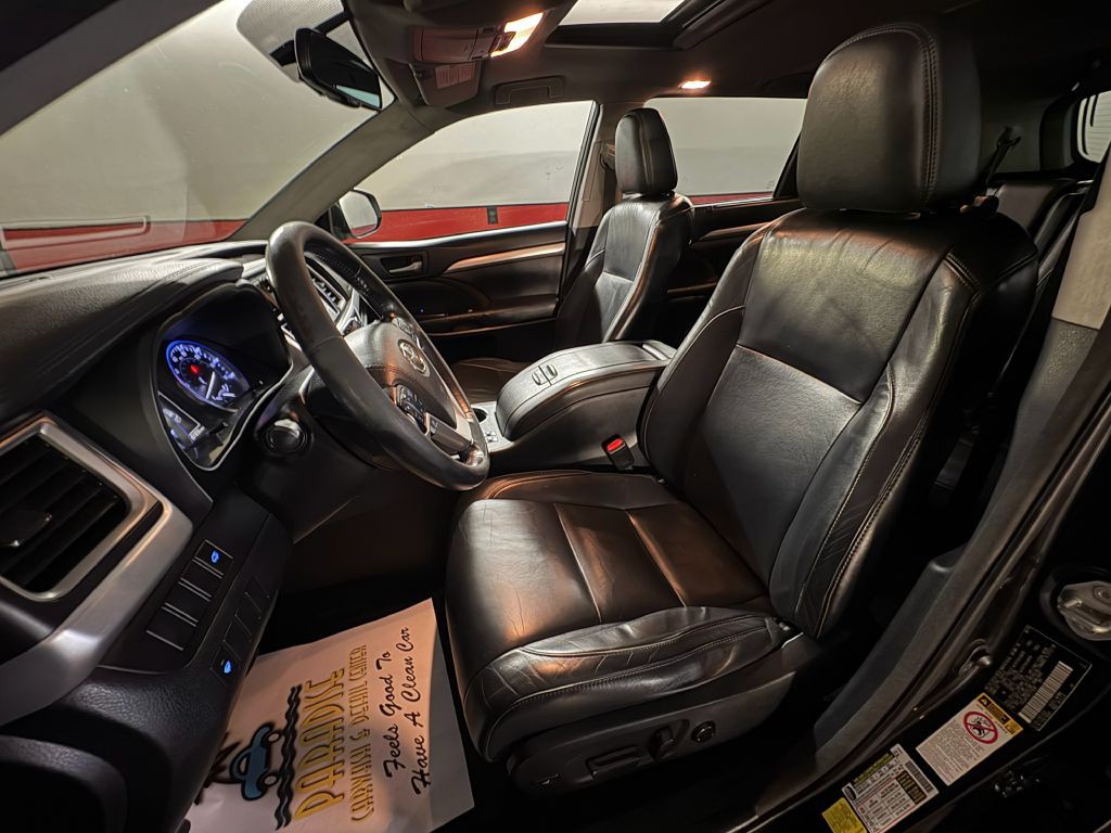 2015 Toyota Highlander Image 10