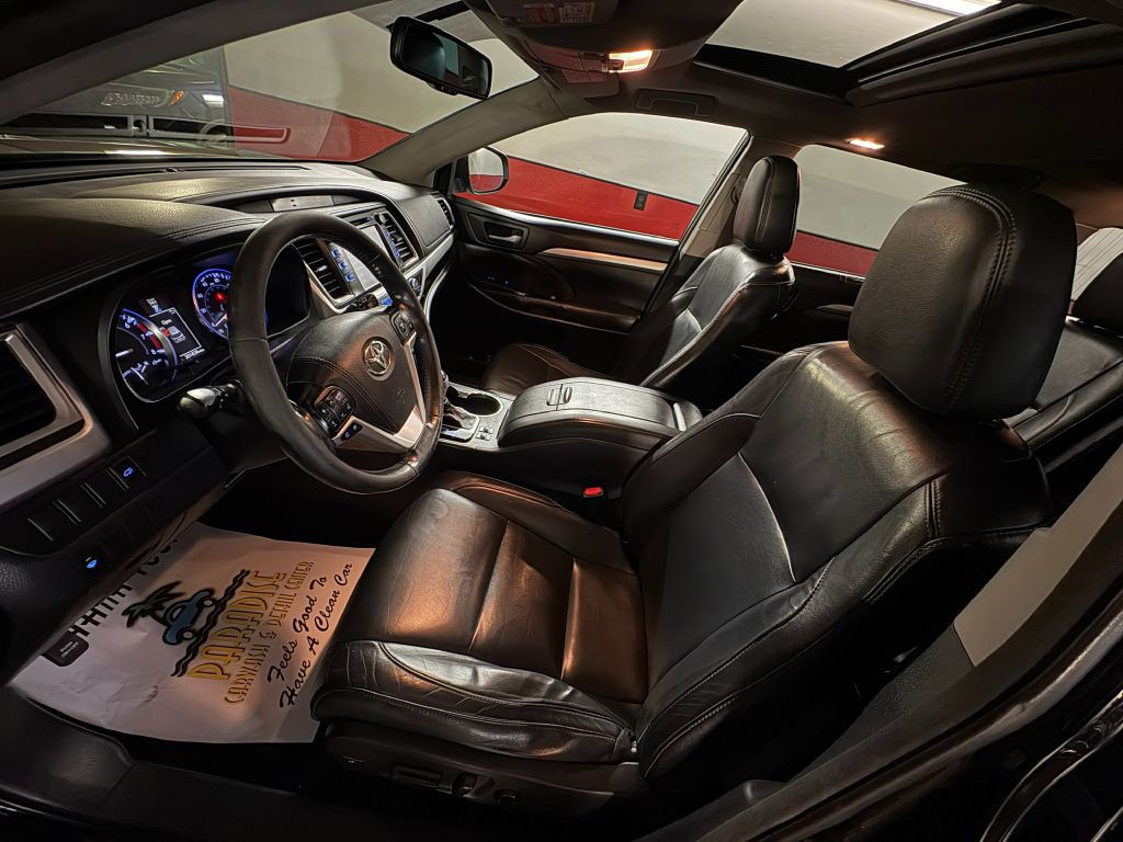 2015 Toyota Highlander Image 11