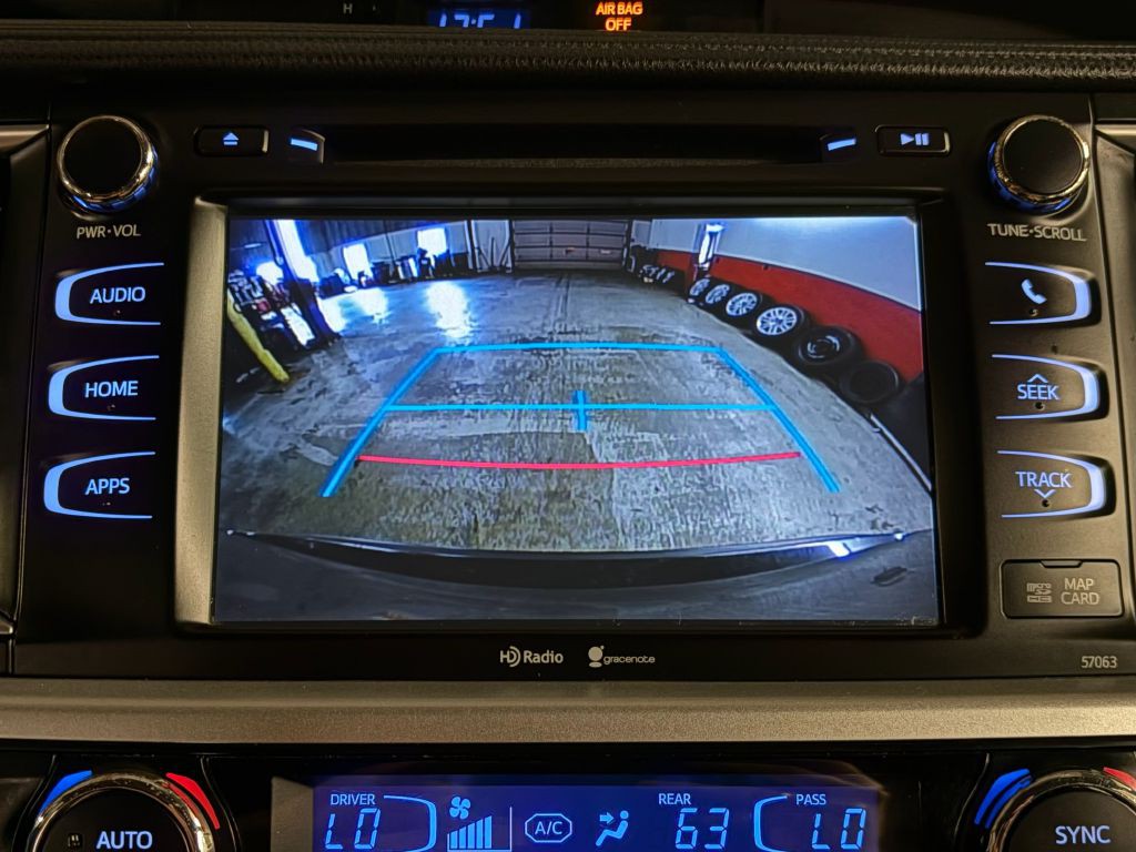 2015 Toyota Highlander Image 16