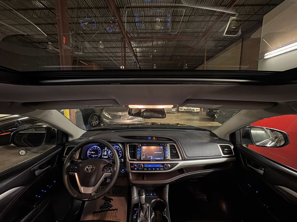 2015 Toyota Highlander Image 21