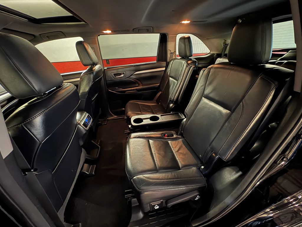 2015 Toyota Highlander Image 22