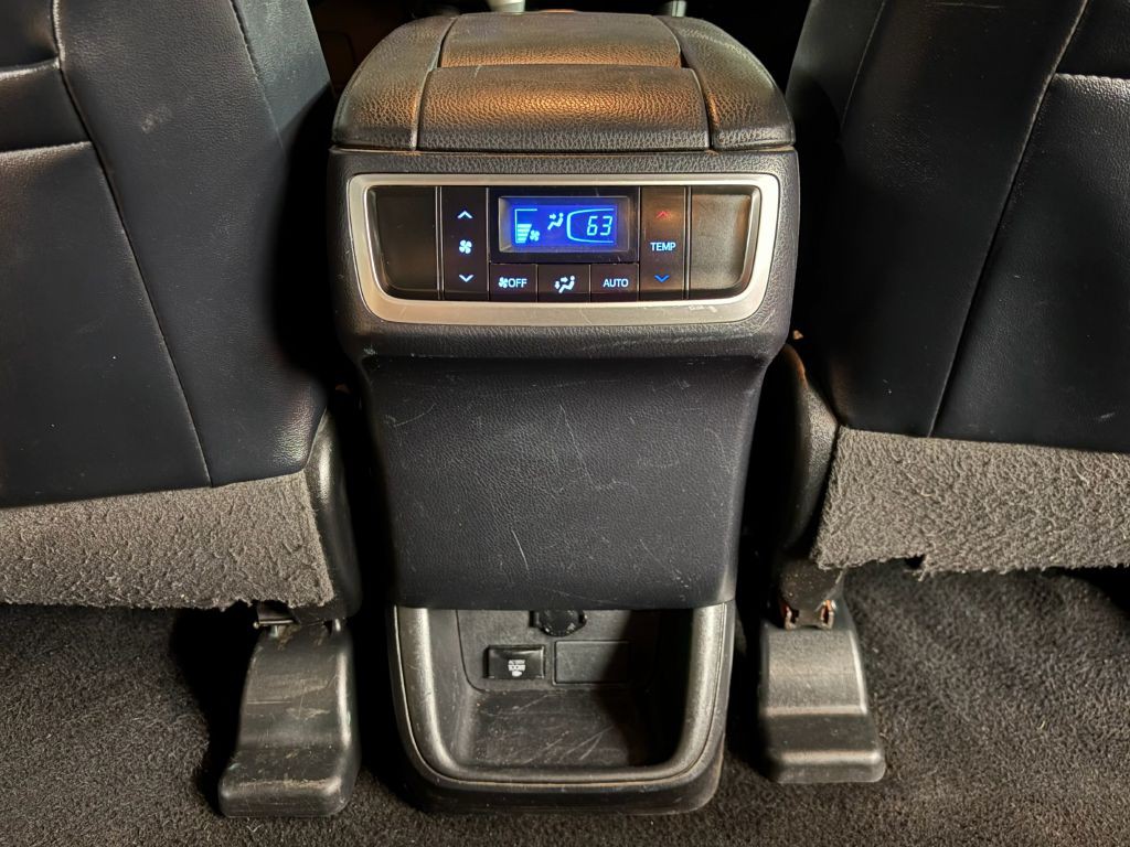 2015 Toyota Highlander Image 23