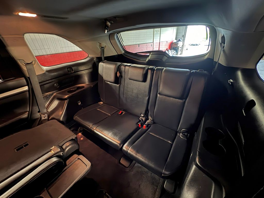 2015 Toyota Highlander Image 25