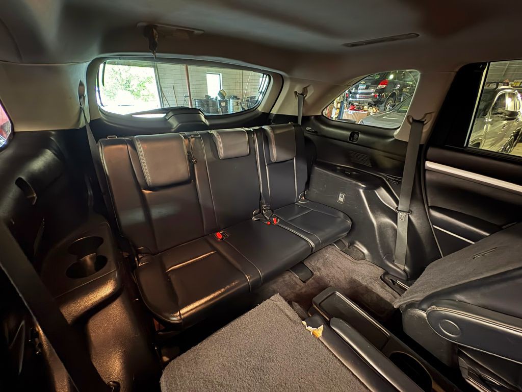 2015 Toyota Highlander Image 28