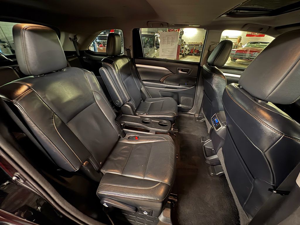 2015 Toyota Highlander Image 29
