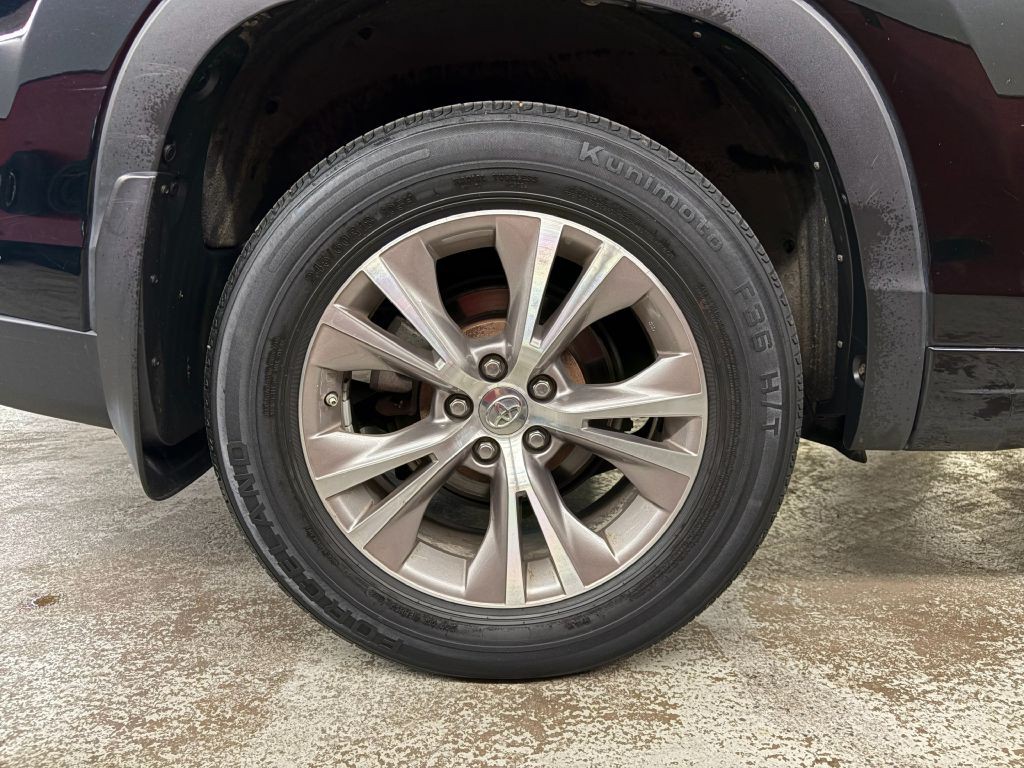 2015 Toyota Highlander Image 31
