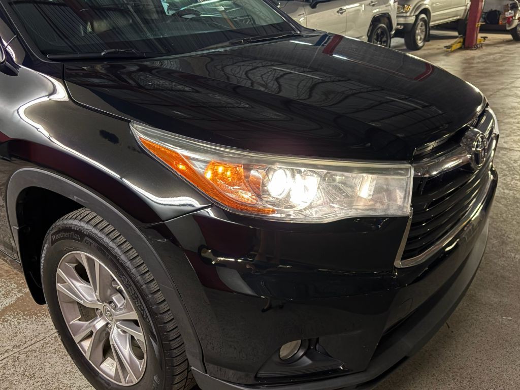 2015 Toyota Highlander Image 34