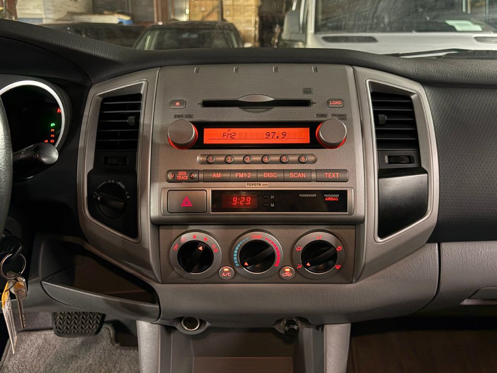 2006 Toyota Tacoma Image 14
