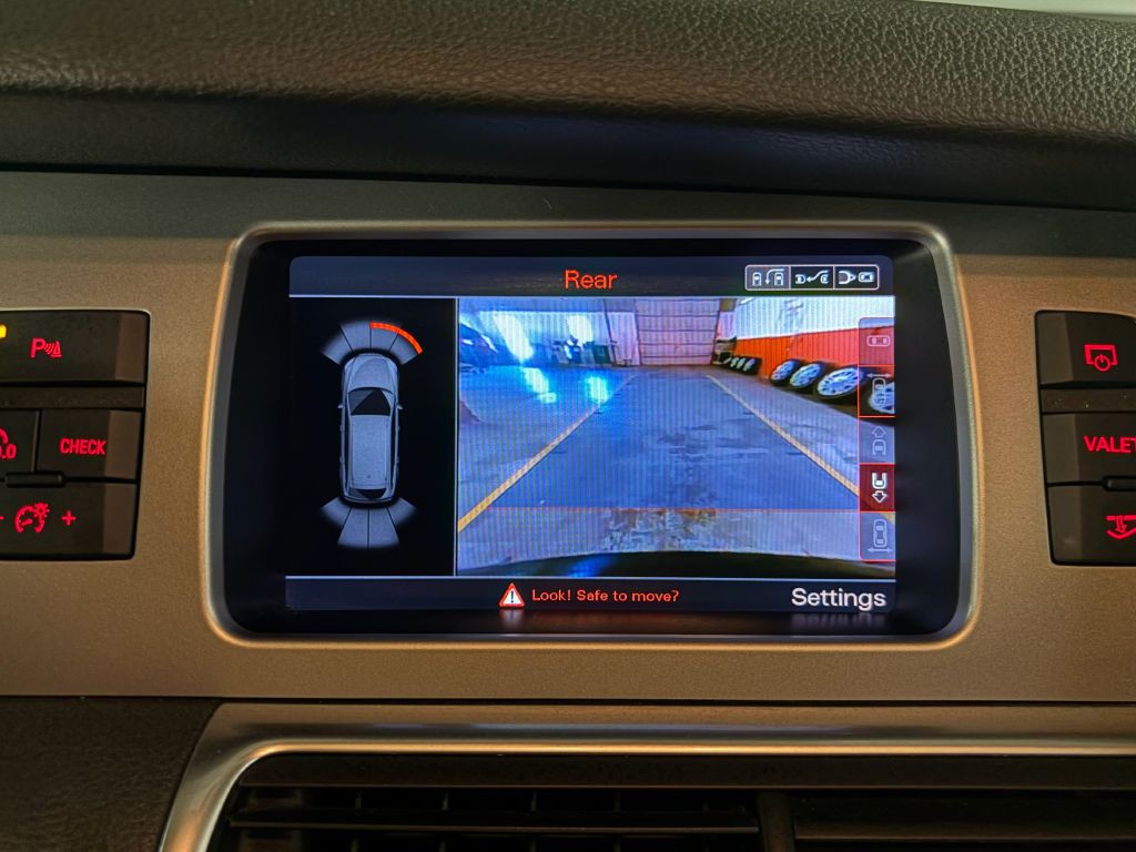2015 Audi Q7 Image 16