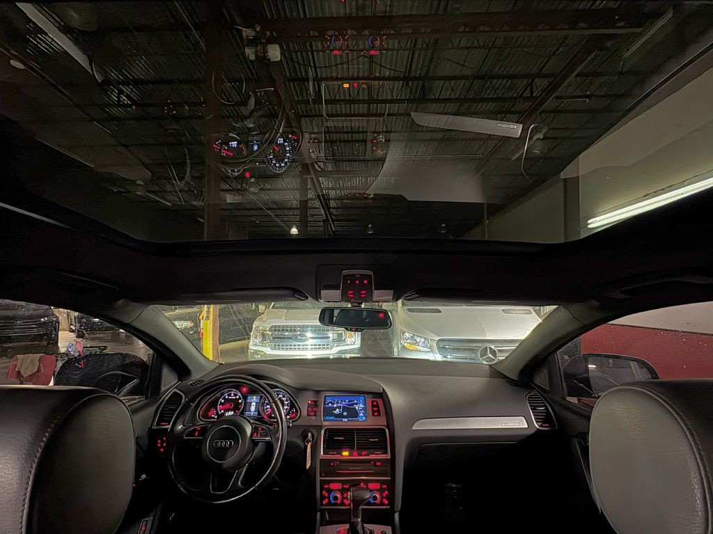 2015 Audi Q7 Image 21
