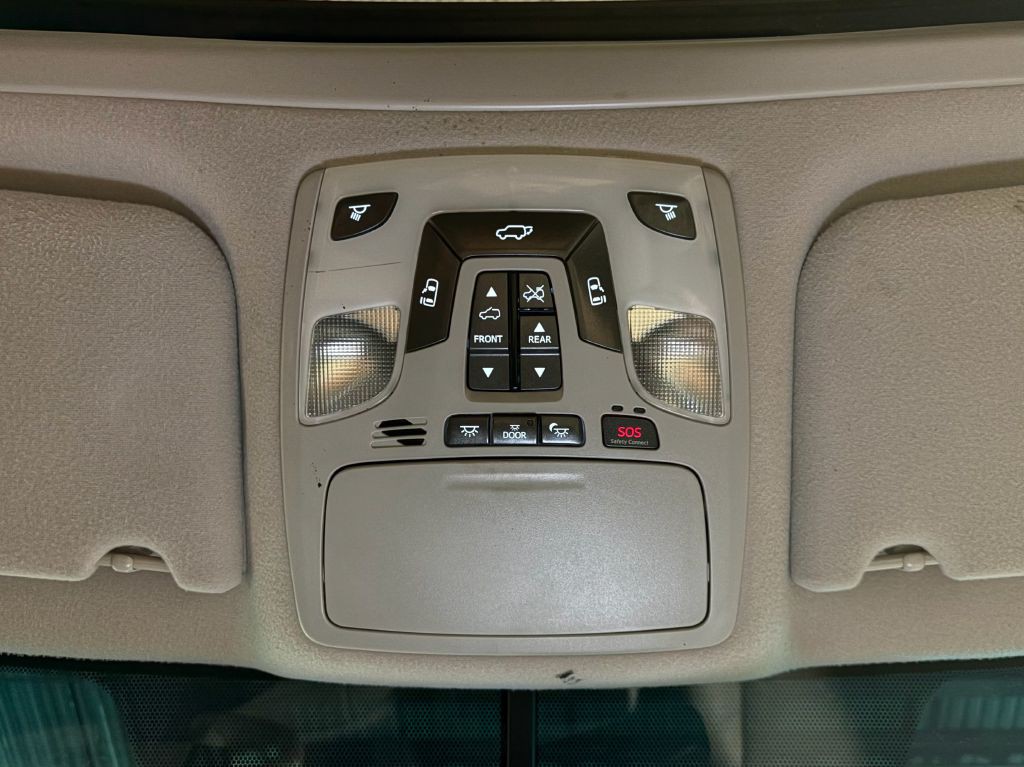 2011 Toyota Sienna Image 19