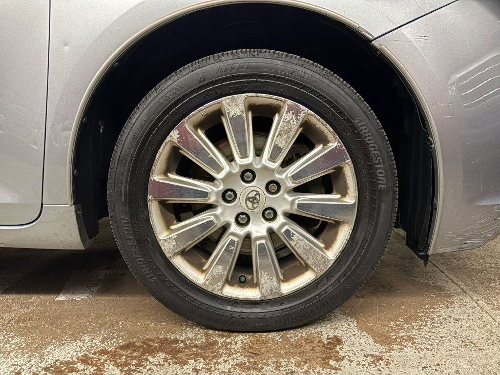 2011 Toyota Sienna Image 33