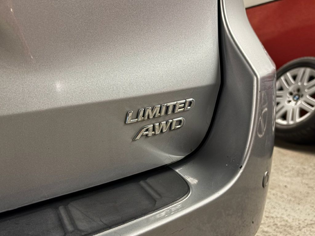 2011 Toyota Sienna Image 34