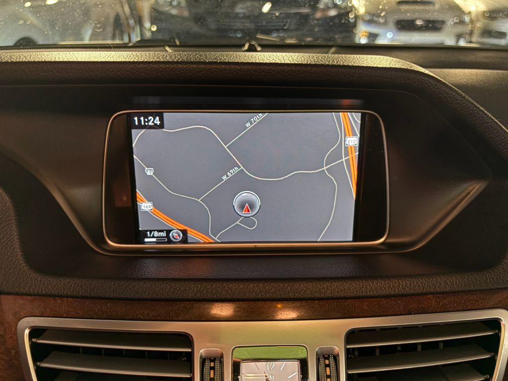 2016 Mercedes-Benz E-Class Image 16