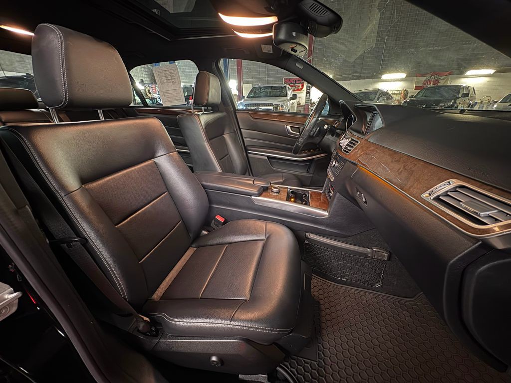 2016 Mercedes-Benz E-Class Image 26