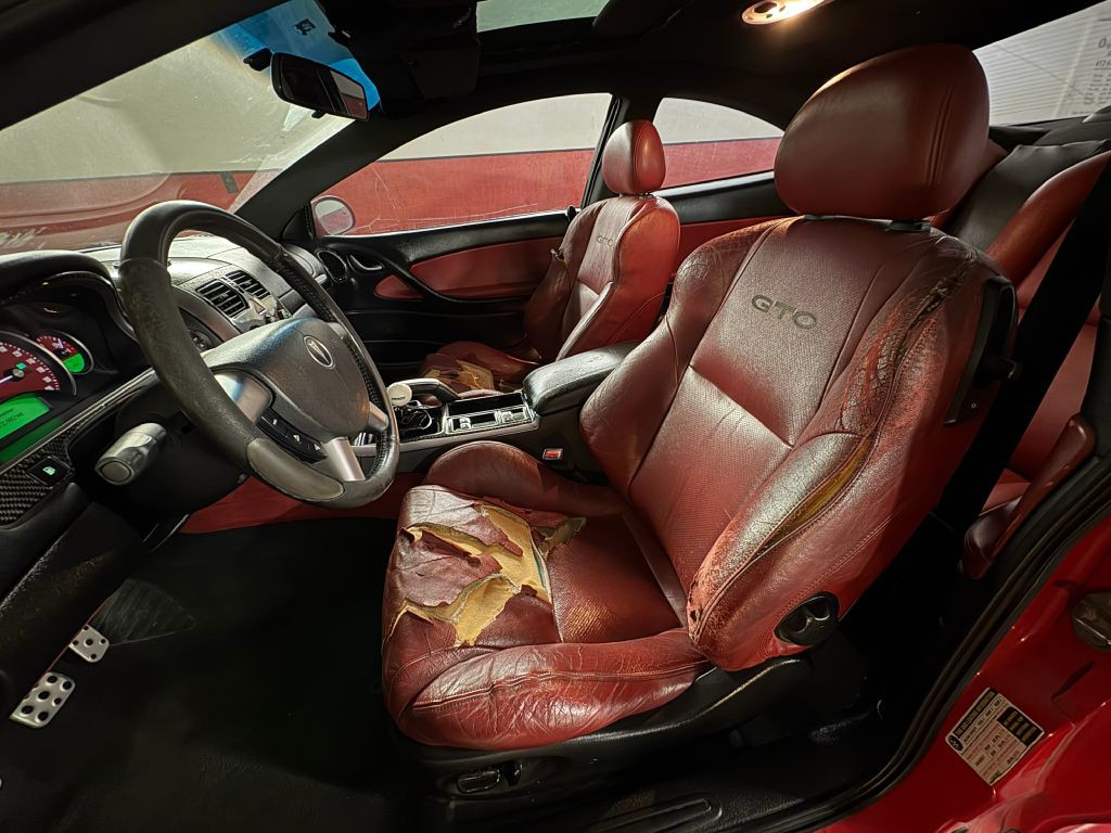 2004 Pontiac GTO Image 10